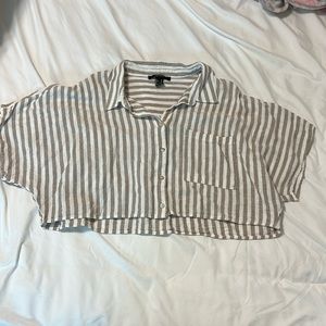 forever 21 cropped tan and white tshirt